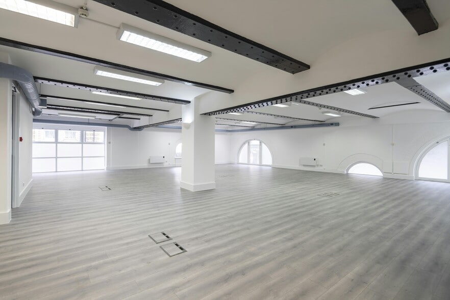 58 Farringdon Rd, London for sale - Building Photo - Image 3 of 5