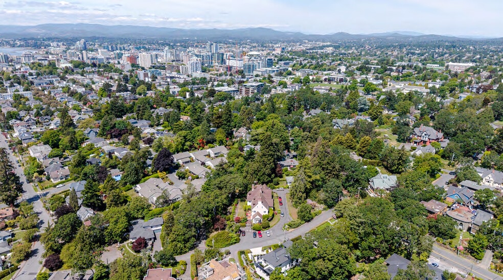 1325-1337 Rockland Av, Victoria, BC for sale - Building Photo - Image 3 of 9