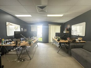 538 Gardeners Rd, Alexandria for lease Interior Photo- Image 2 of 4