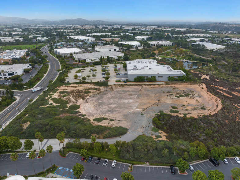 1675 Faraday Ave, Carlsbad, CA à vendre - Photo principale - Image 1 de 5