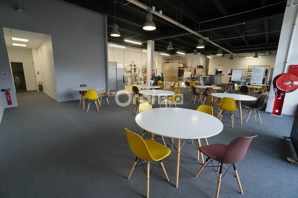 Retail in Dijon for lease Interior Photo- Image 1 of 8