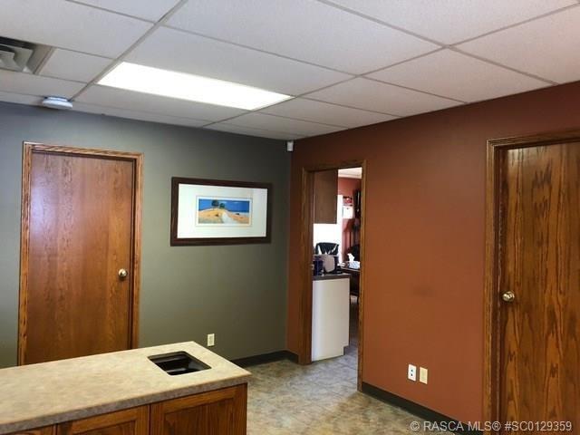 800 S Railway Ave W, Drumheller, AB for lease Interior Photo- Image 1 of 41