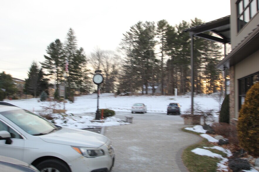 2302 Turnpike St, North Andover, MA à louer - Photo du bâtiment - Image 3 de 50