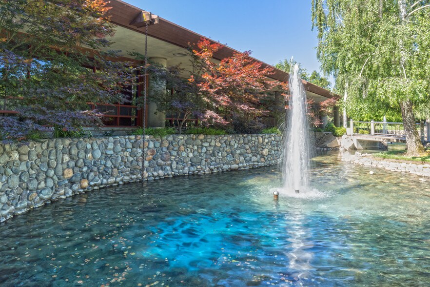 11211 Gold Country Blvd, Gold River, CA à louer - Photo du bâtiment - Image 2 de 2