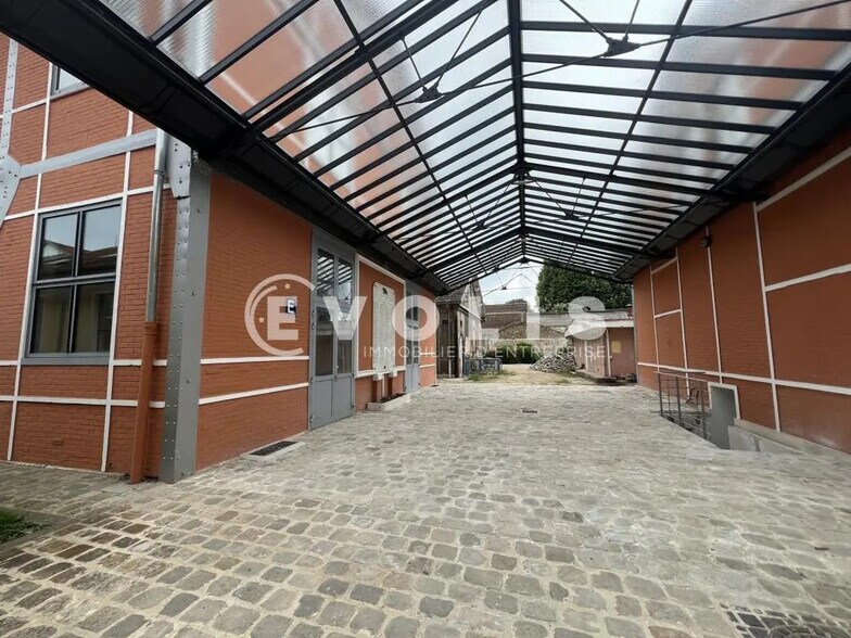 Bureau dans Joinville-le-Pont à louer - Photo du bâtiment - Image 2 de 8