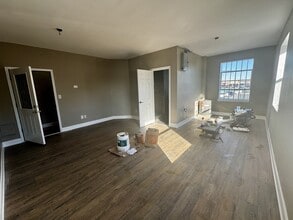 260 Beach 116Th St, Far Rockaway, NY for lease Interior Photo- Image 1 of 2