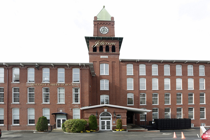 670 N Commercial St, Manchester, NH for sale - Primary Photo - Image 1 of 1