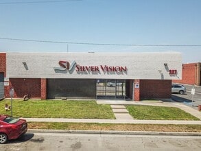 227 W 140th St, Los Angeles, CA for lease Interior Photo- Image 1 of 13