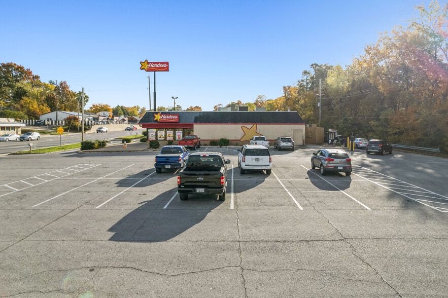 421 E Jackson Blvd, Jackson, MO à vendre - Photo du bâtiment - Image 3 de 21