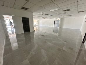 1581-1691 S State Road 7, North Lauderdale, FL à louer Photo intérieure- Image 2 de 3