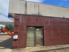 5110 Browns Bridge Rd, Cumming, GA for lease Interior Photo- Image 2 of 3