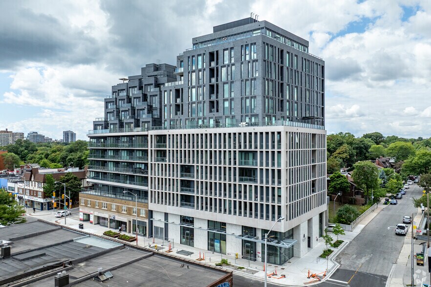 2112 Yonge St, Toronto, ON à vendre - Photo principale - Image 1 de 1