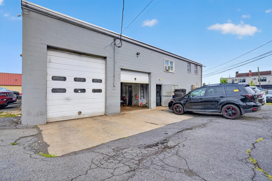 708 N 18th St, Allentown, PA for lease - Building Photo - Image 3 of 32