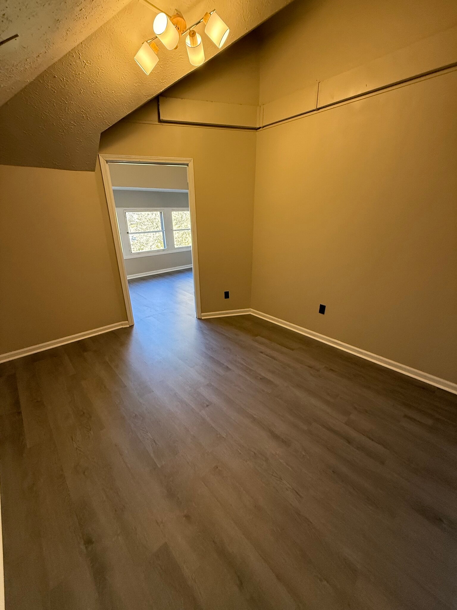 2420 Frankfort Ave, Louisville, KY for lease Interior Photo- Image 1 of 8