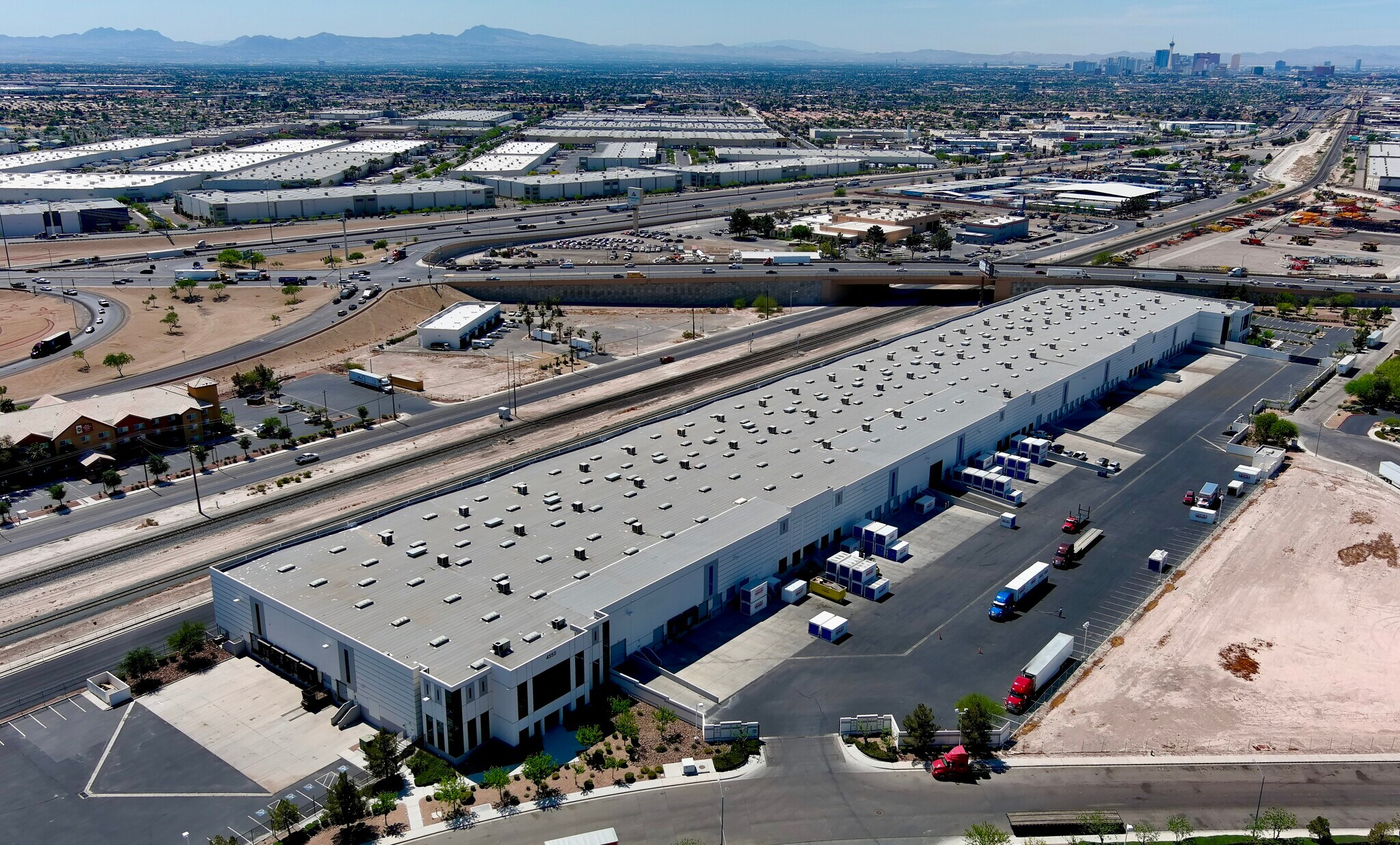 4550 Engineers Way, North Las Vegas, NV à louer Photo principale- Image 1 de 12