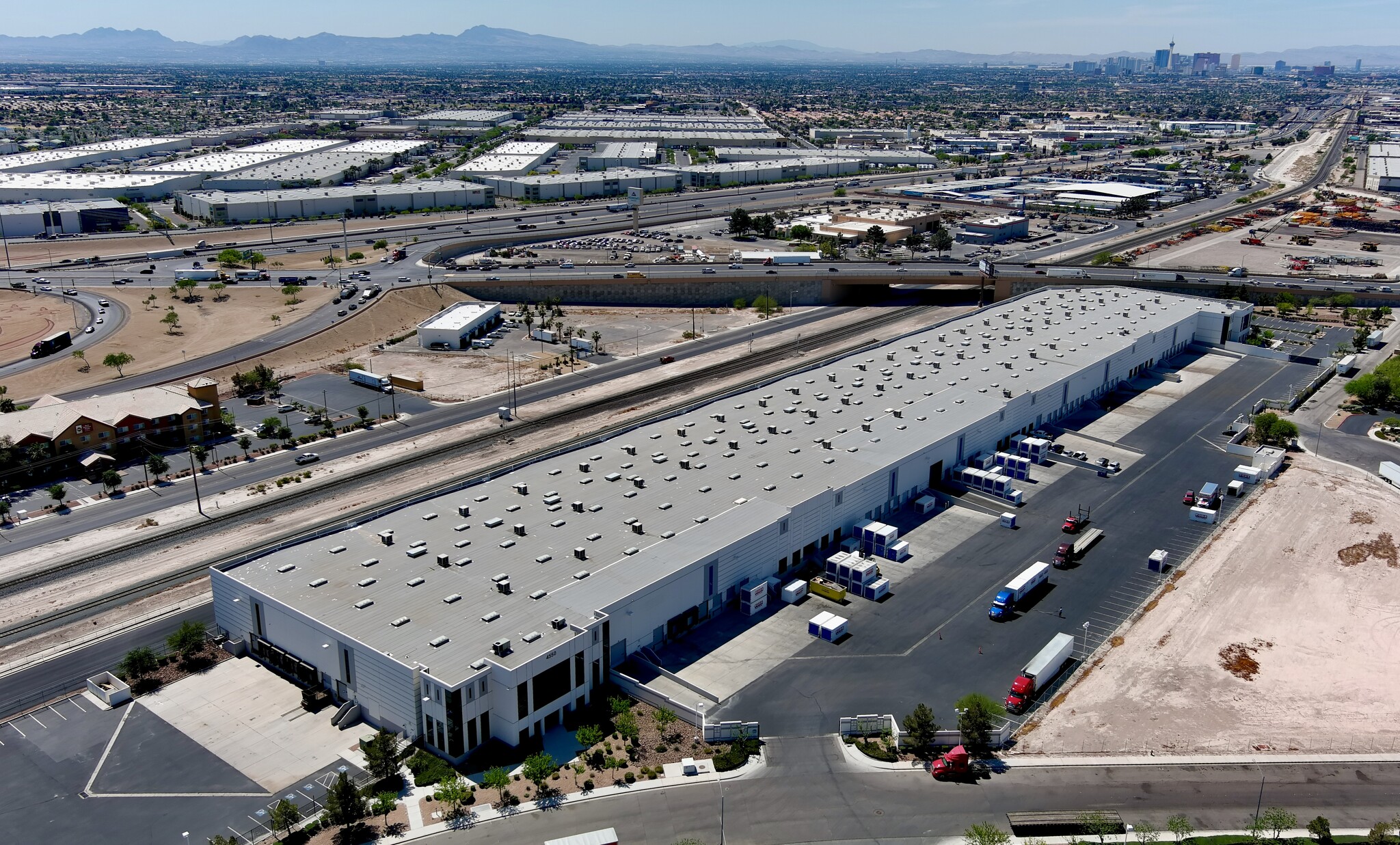 4550 Engineers Way, North Las Vegas, NV for lease Primary Photo- Image 1 of 12