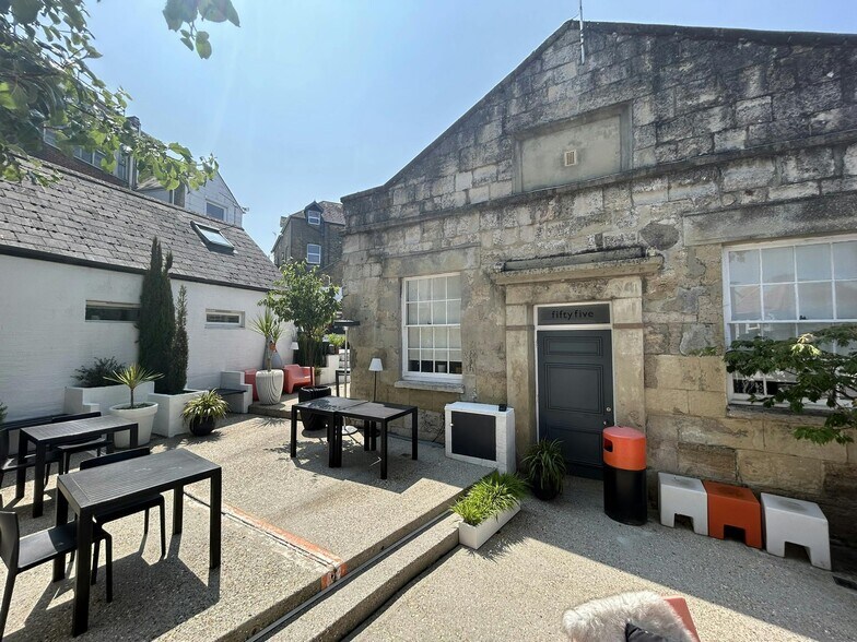 55 Cross St, Cowes à vendre - Photo du bâtiment - Image 1 de 12