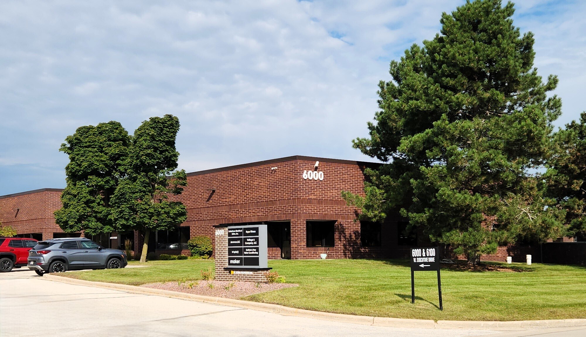 6000 W Executive Dr, Mequon, WI à vendre Photo du bâtiment- Image 1 de 1