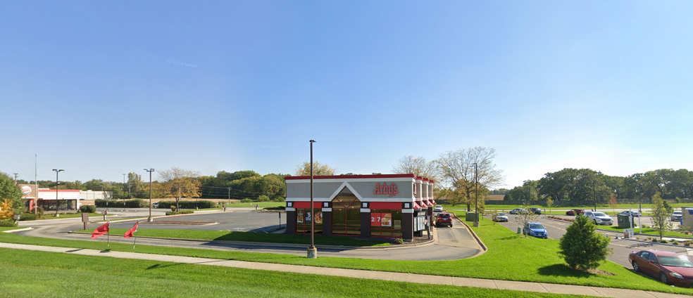 6300 Lakeside Dr, Plano, IL for lease - Building Photo - Image 1 of 1