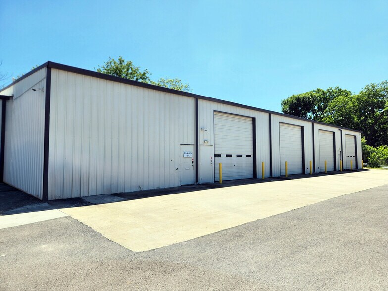 126 N Garnett Rd, Tulsa, OK à louer - Photo du bâtiment - Image 2 de 7