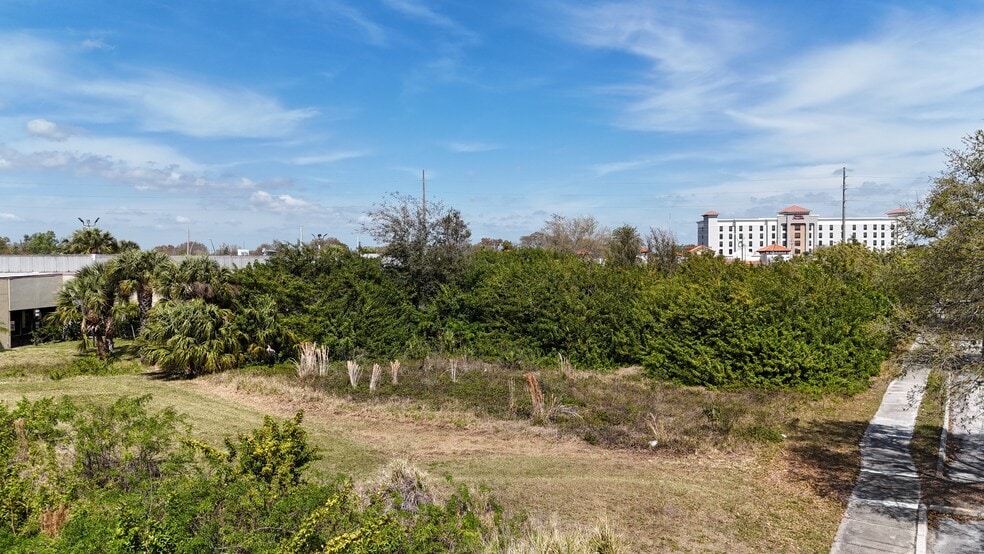 102 Lee St, Oldsmar, FL for sale - Building Photo - Image 3 of 8