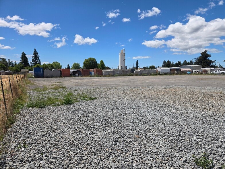 4040 Santa Rosa Ave, Santa Rosa, CA for lease - Building Photo - Image 2 of 14