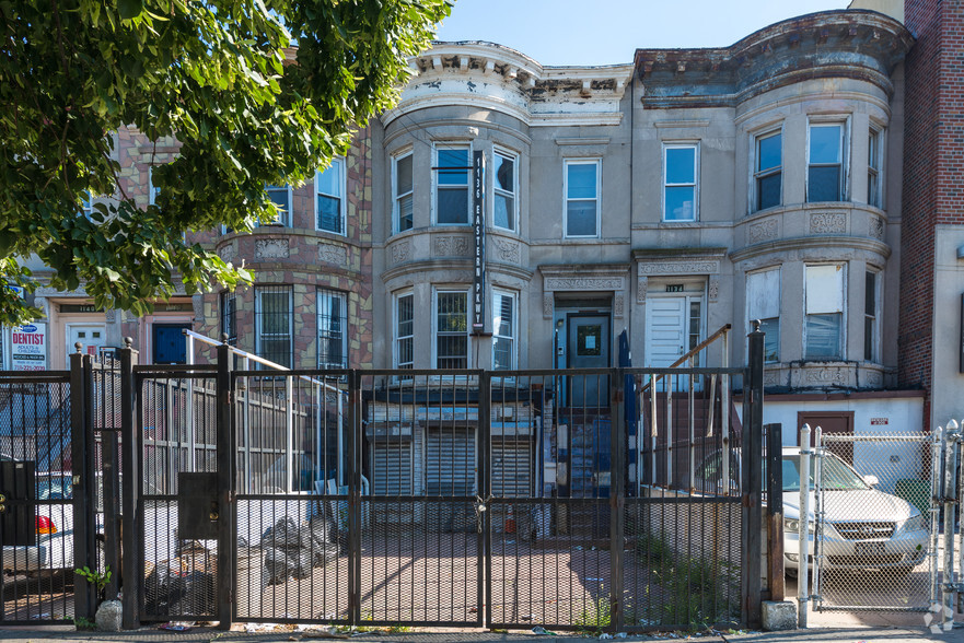 1136 Eastern Pky, Brooklyn, NY for sale - Primary Photo - Image 1 of 1