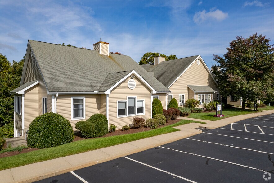 1130 Ten Rod Rd, North Kingstown, RI à louer - Photo du bâtiment - Image 3 de 7