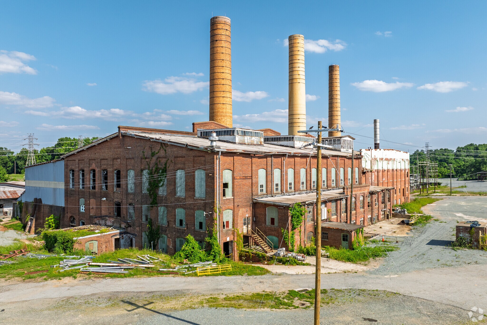 2420 Fairview St, Greensboro, NC à louer Photo principale- Image 1 de 7