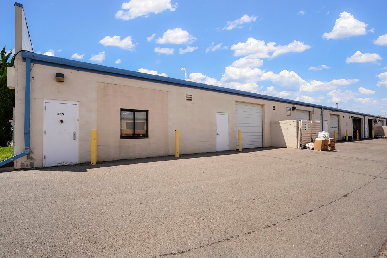 350-366 Norfolk St, Aurora, CO 80011 - Unit 350/352 - - Interior Photo - Image 1 of 16