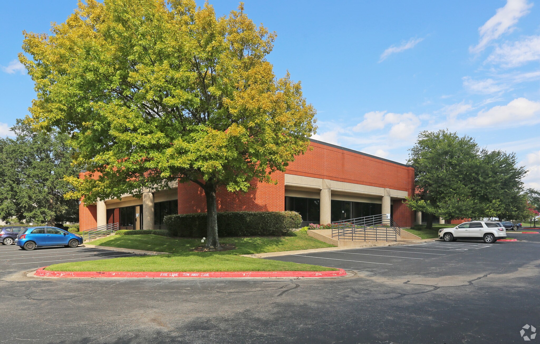 4120 Commercial Center Dr, Austin, TX for lease Primary Photo- Image 1 of 10