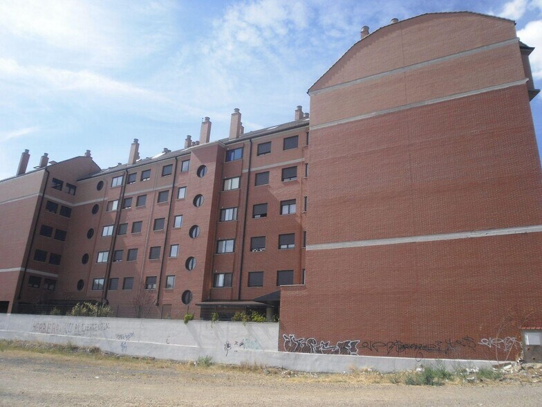 Retail in León, León for sale - Building Photo - Image 1 of 10