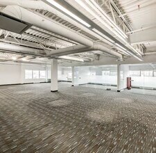 4590-4600 Boul De La Côte-Vertu, Saint-Laurent, QC à louer Photo intérieure- Image 1 de 5