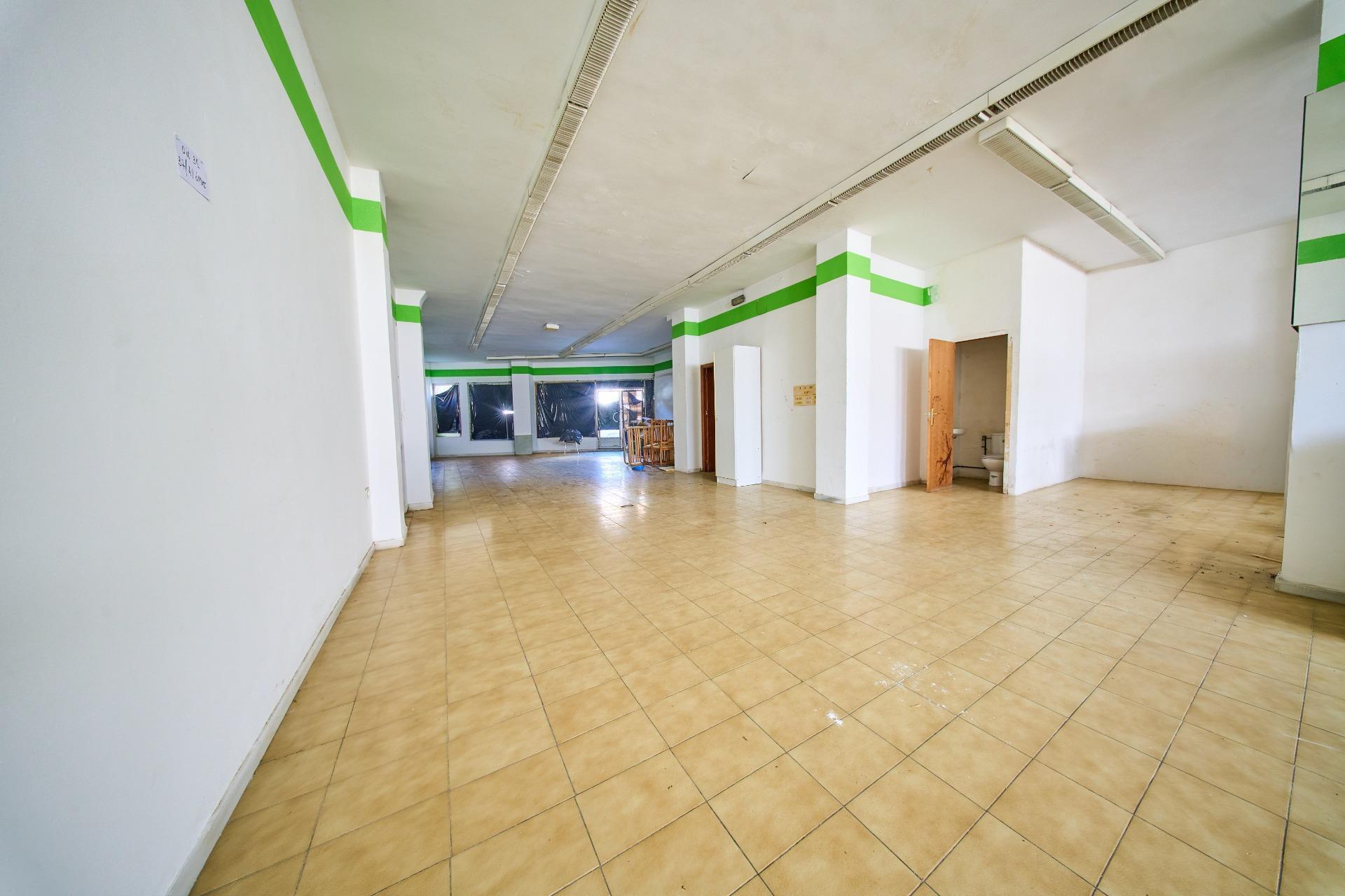 Avenida Ingeniero Gutiérrez Segura, 8, Baza, Granada for sale Interior Photo- Image 1 of 23