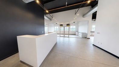 525 Woodland Square Blvd, Conroe, TX for lease Interior Photo- Image 1 of 4