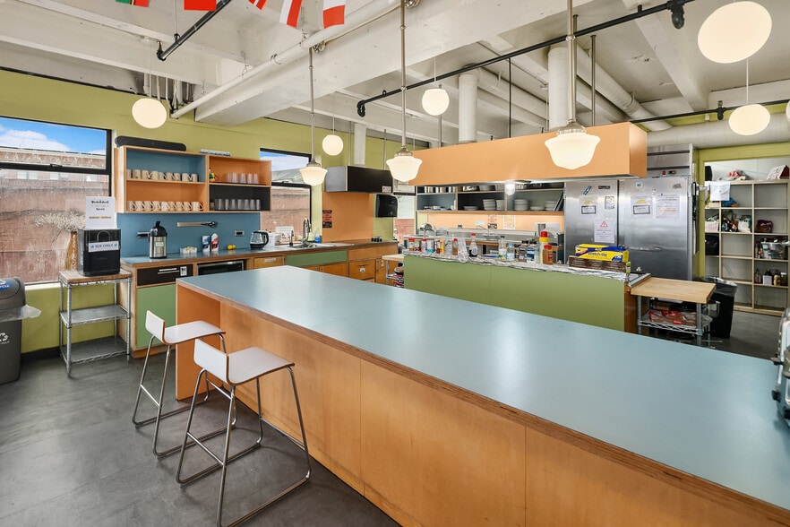 520 S King St, Seattle, WA for sale - Building Photo - Image 3 of 15