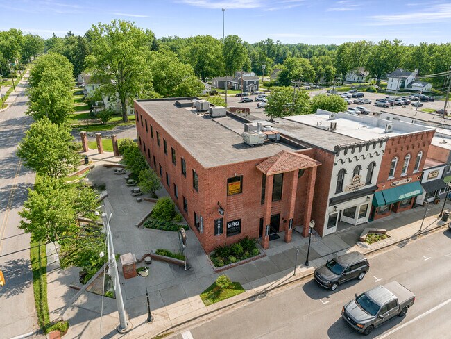 More details for 107 S Main St, Almont, MI - Retail for Sale