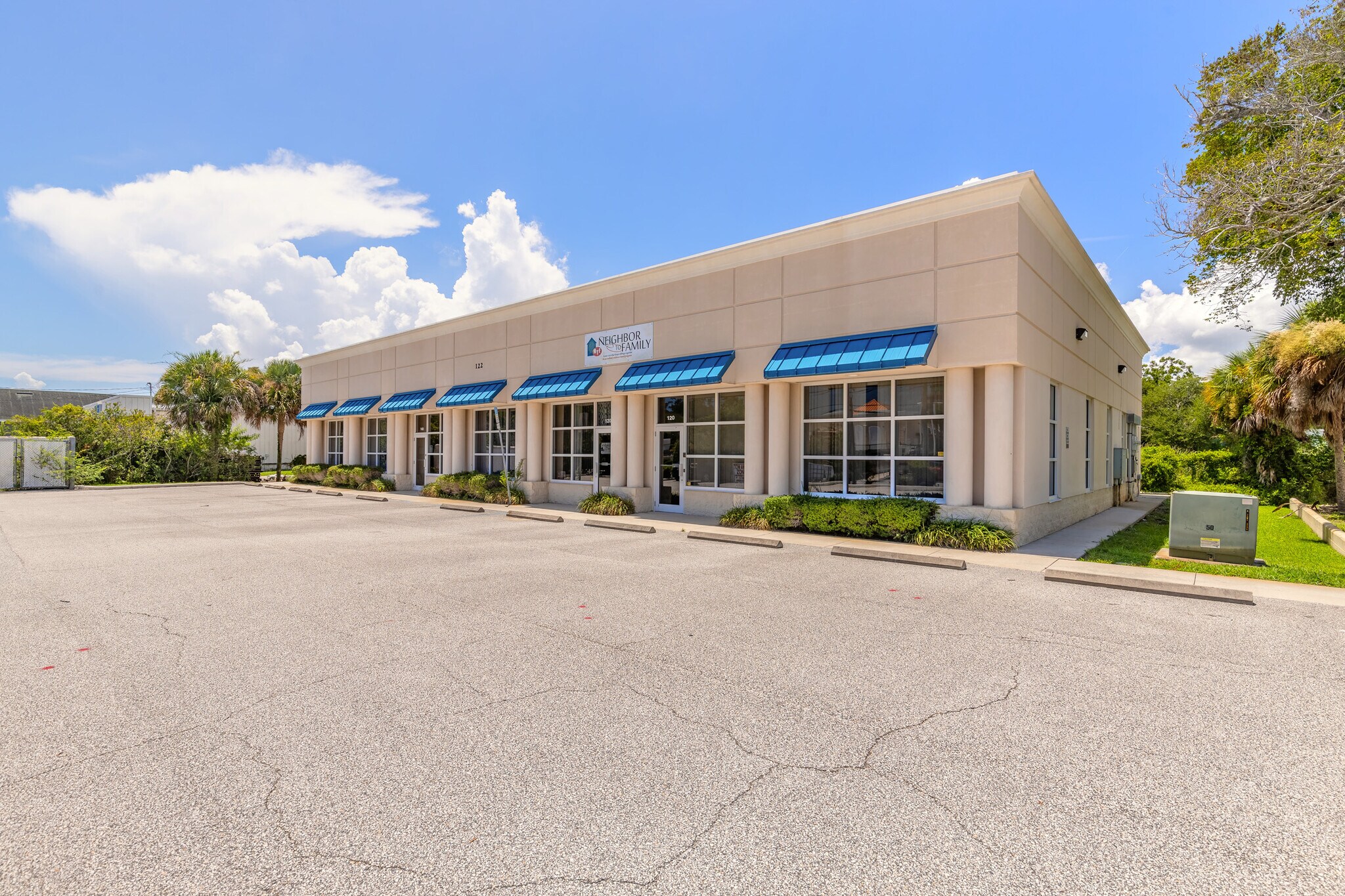 122 S Segrave St, Daytona Beach, FL for lease Interior Photo- Image 1 of 11
