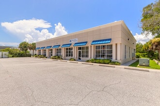 122 S Segrave St, Daytona Beach, FL for lease Interior Photo- Image 1 of 11
