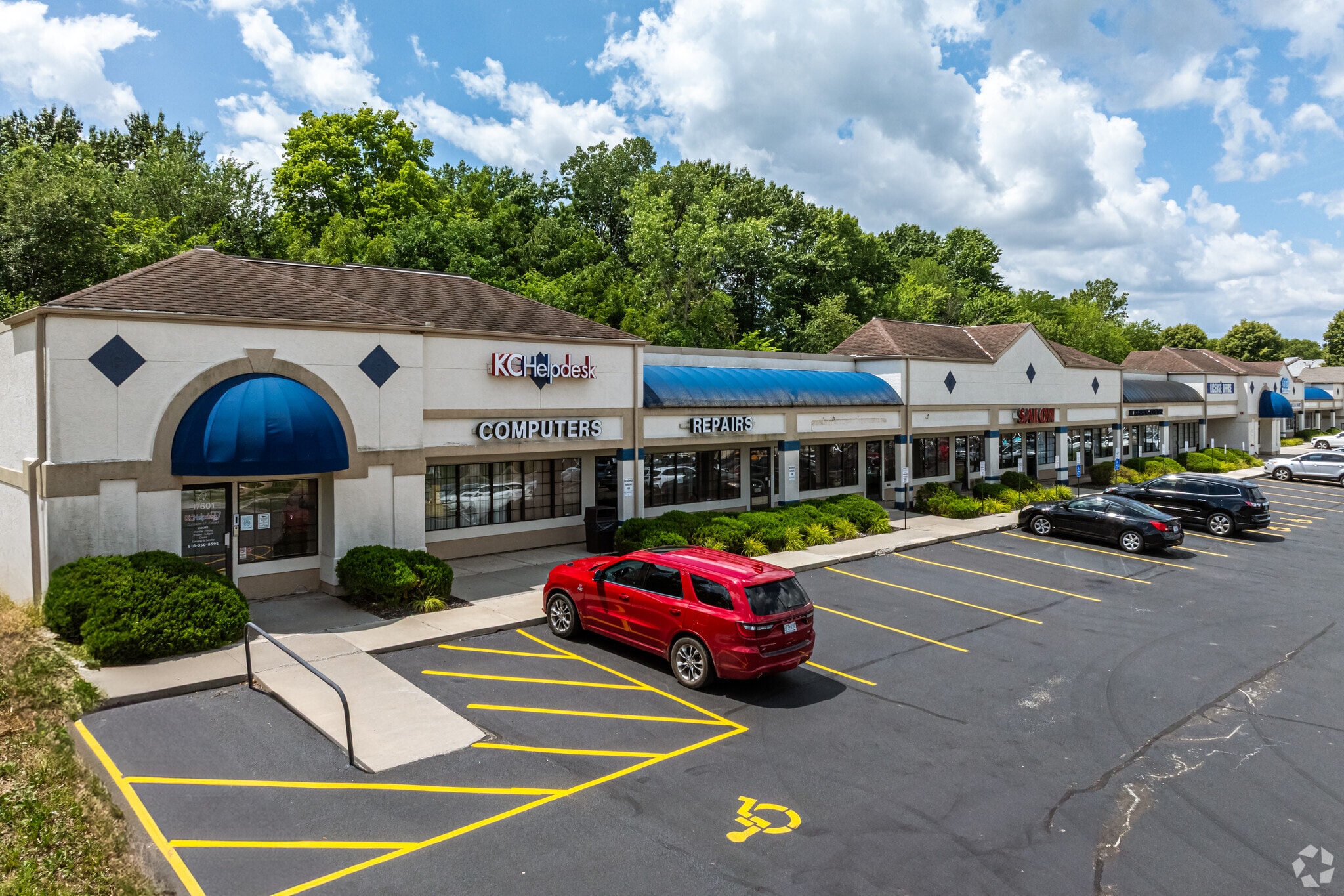 17601 E 40 Hwy, Independence, MO for lease Building Photo- Image 1 of 14