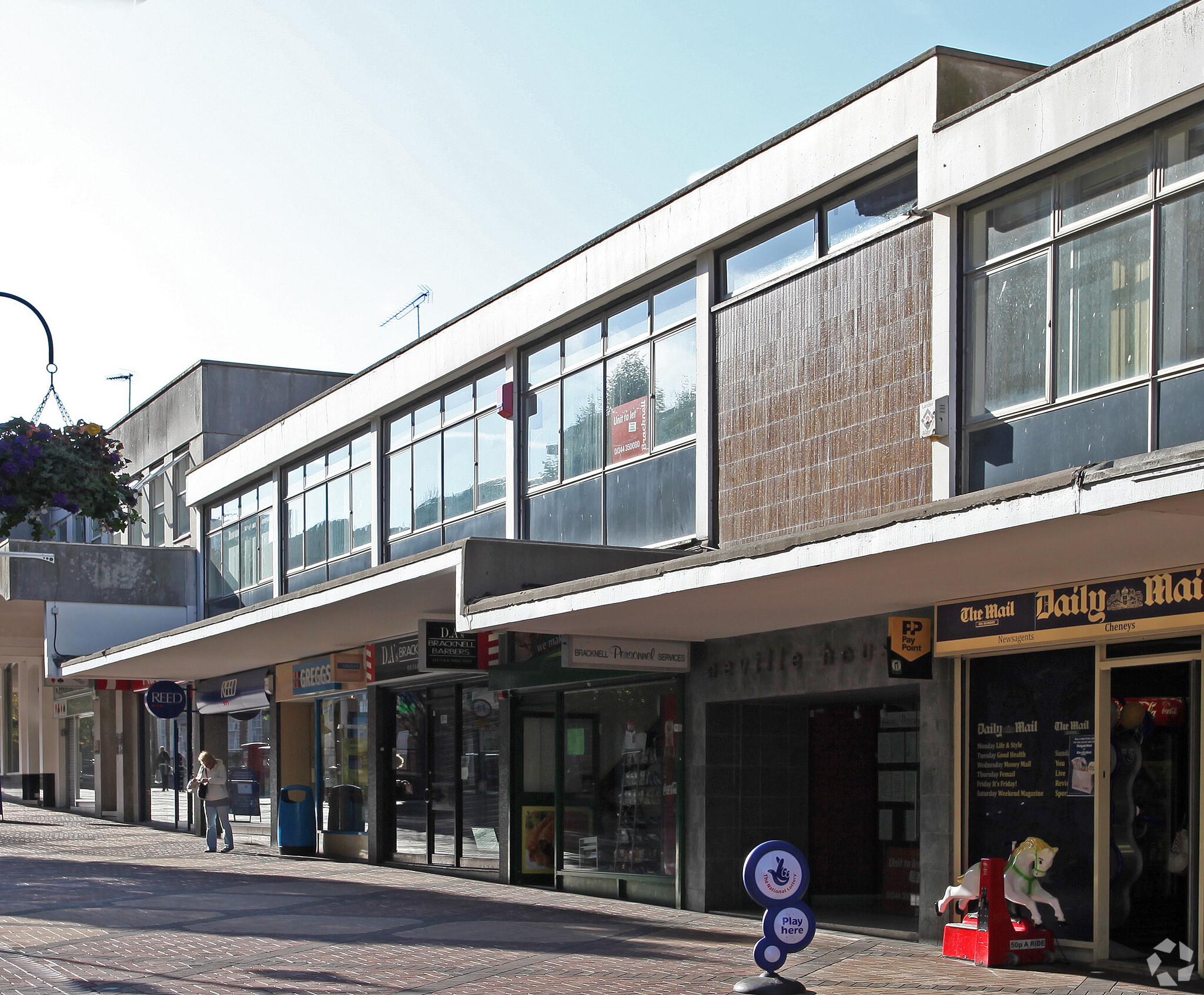 27 High St, Bracknell for lease Primary Photo- Image 1 of 2