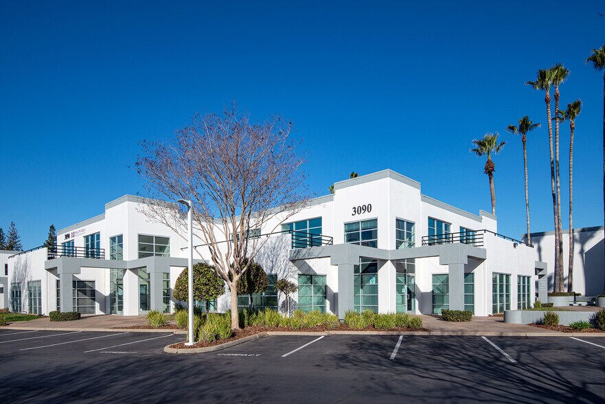 3050 Fite Cir, Sacramento, CA for lease - Building Photo - Image 2 of 24