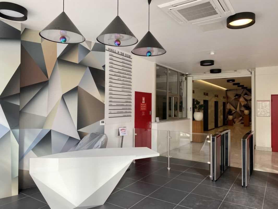 Flex dans Paris à louer Hall d’entrée- Image 1 de 10