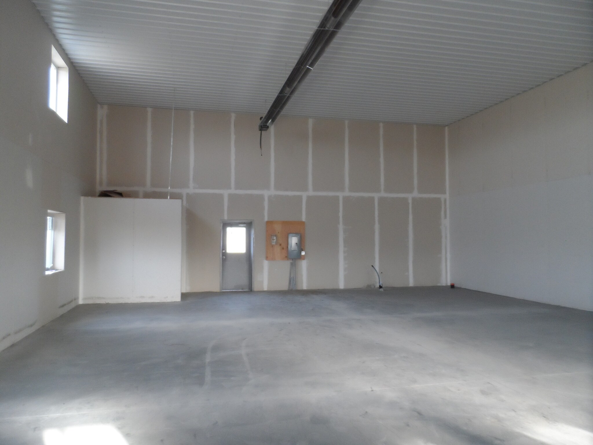 550 Canal Ave, Strathmore, AB for sale Interior Photo- Image 1 of 1