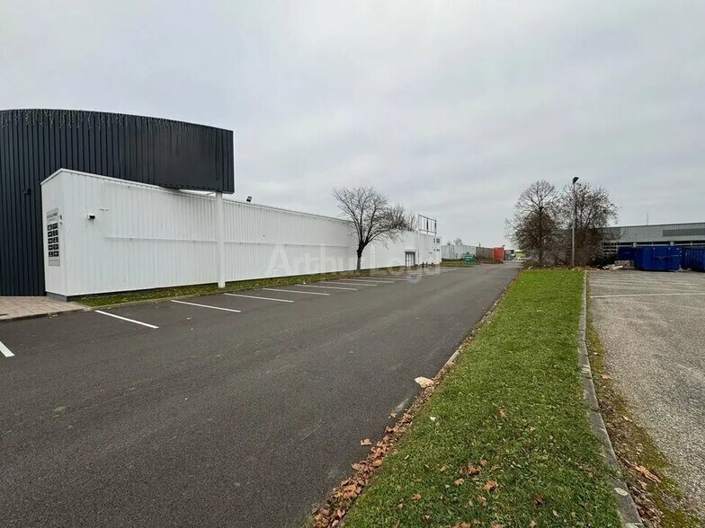 Retail in Vendenheim for lease - Building Photo - Image 2 of 9