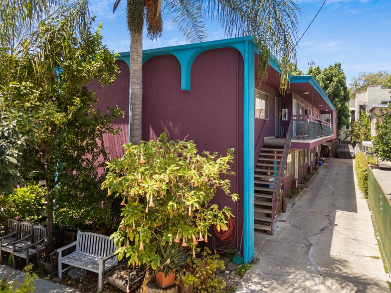 1429 Bates Ave, Los Angeles, CA à vendre - Photo du bâtiment - Image 1 de 14