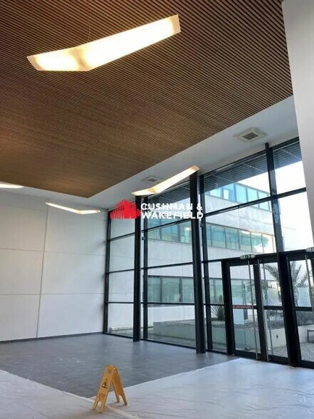 Office in Balma for lease - Interior Photo - Image 2 of 11