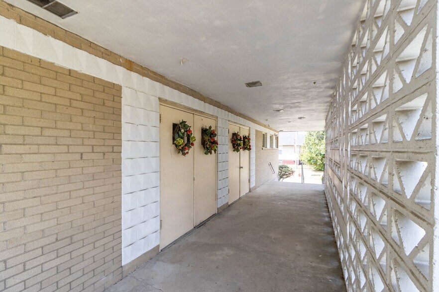 1515 Section Rd, Cincinnati, OH à vendre - Photo intérieure - Image 2 de 28