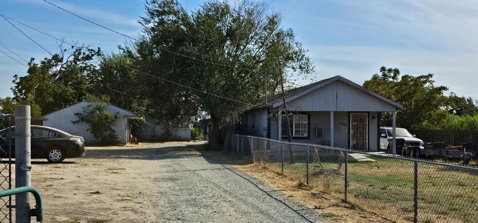 2256 W Yosemite Ave, Manteca, CA for sale - Building Photo - Image 3 of 3