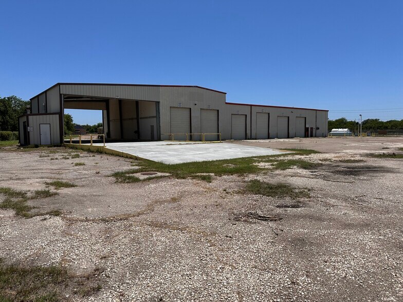 2100 Industrial Blvd, Alice, TX à vendre - Photo du bâtiment - Image 2 de 13